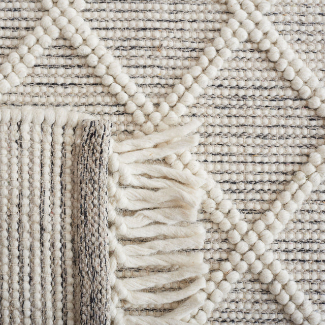 Safavieh Vermont Vrm255Z Black/Ivory Rug.