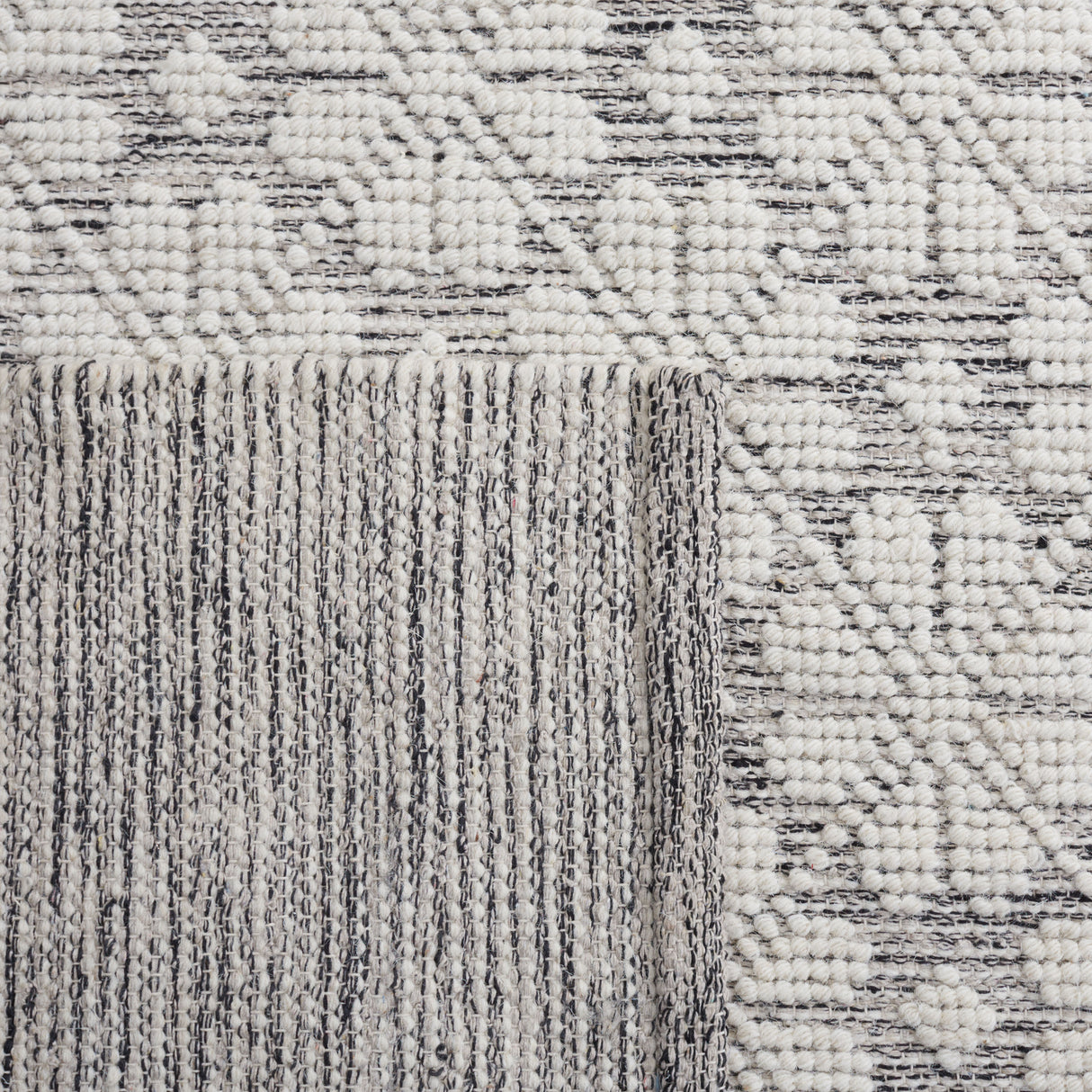 Safavieh Vermont Vrm303F Ivory/Grey Rug.