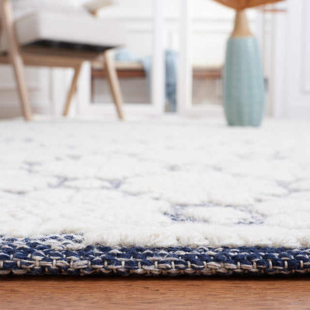 Safavieh Vermont Vrm303N Ivory/Navy Rug.
