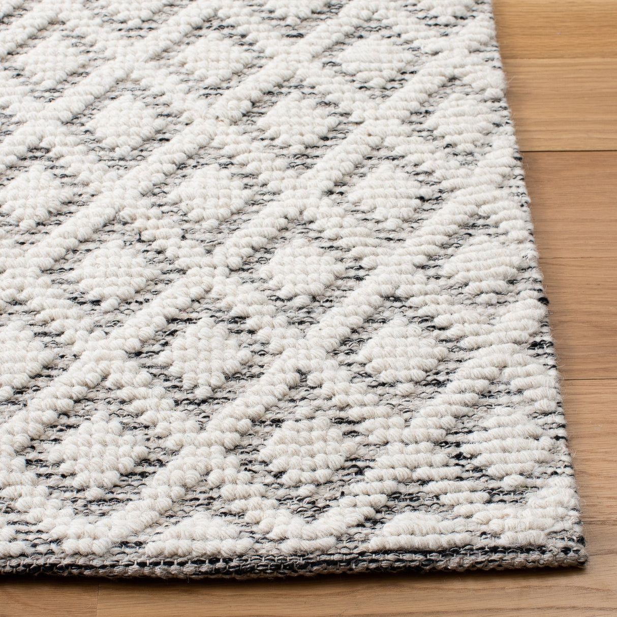 Safavieh Vermont Vrm304F Ivory/Grey Rug.