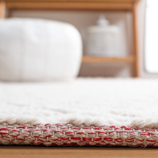 Safavieh Vermont Vrm304Q Ivory/Red Rug.