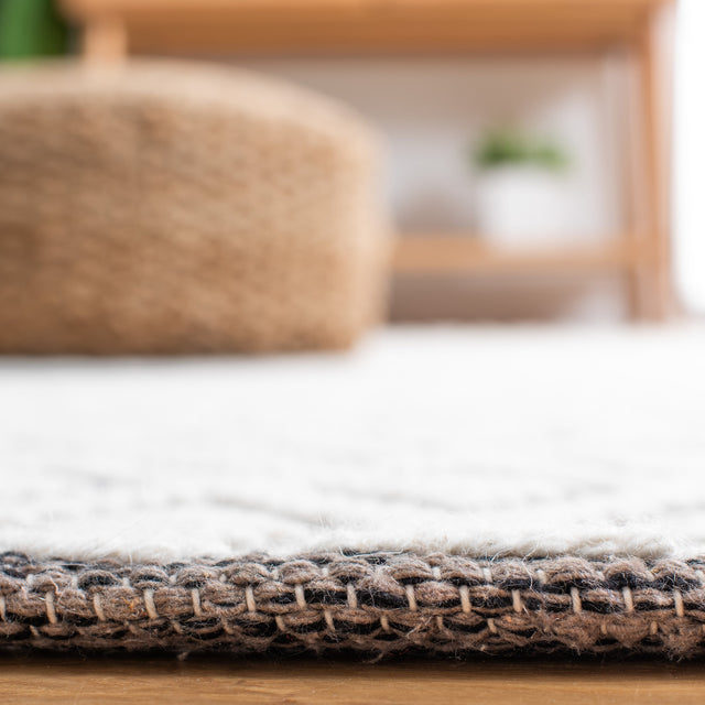 Safavieh Vermont Vrm304T Ivory/Brown Rug.