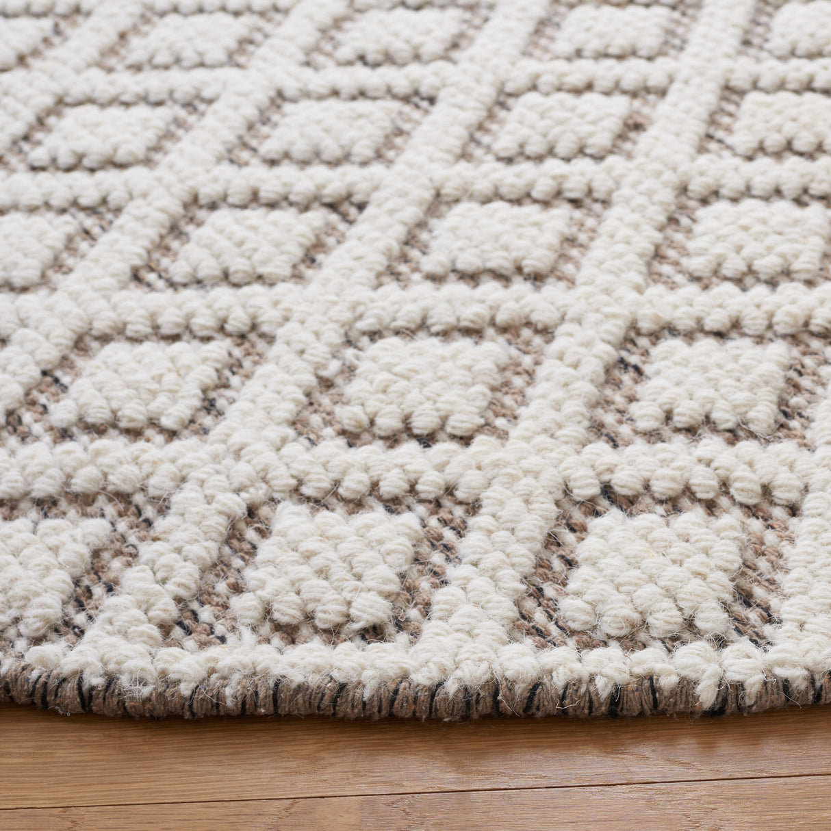 Safavieh Vermont Vrm304T Ivory/Brown Rug.