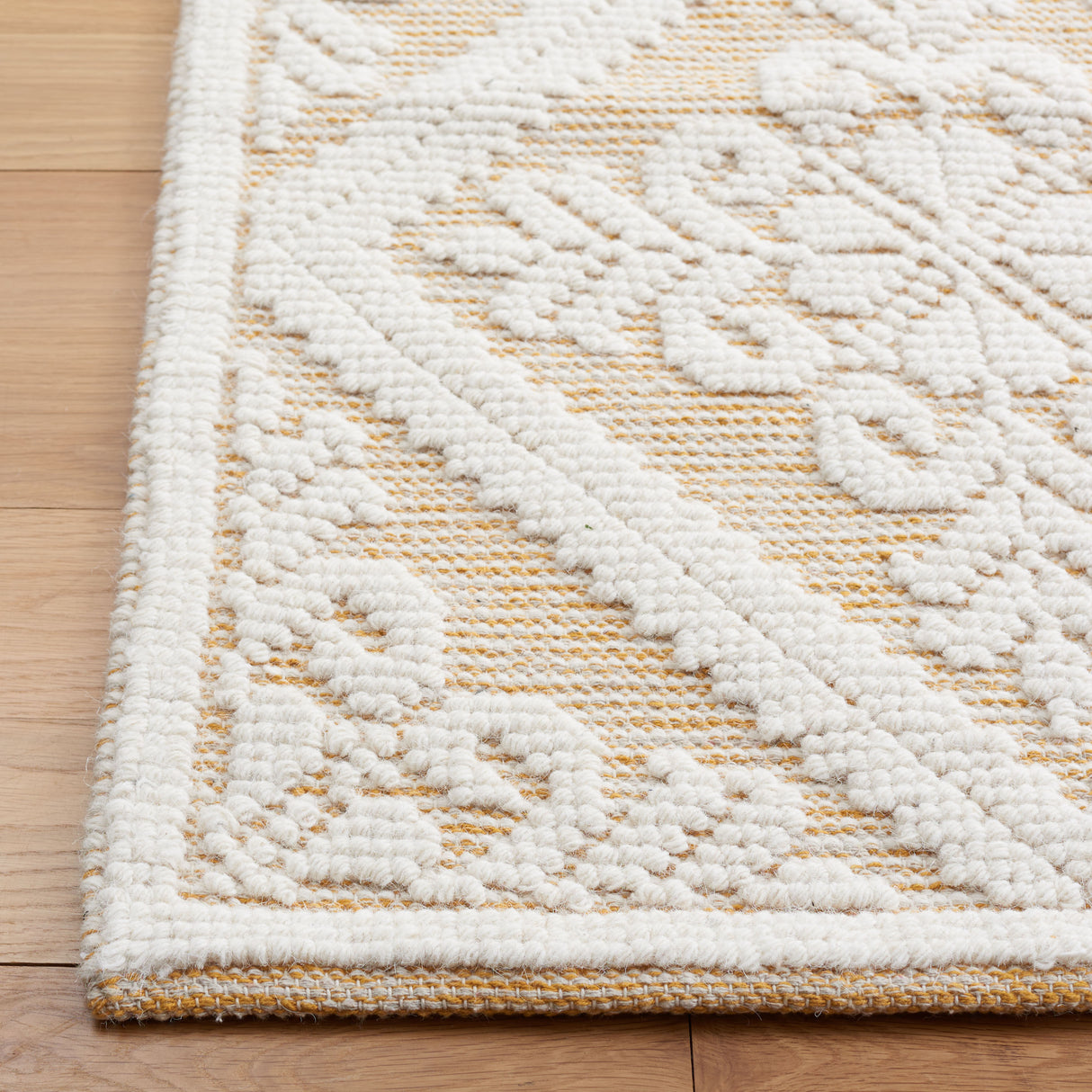 Safavieh Vermont Vrm306D Ivory/Gold Rug.