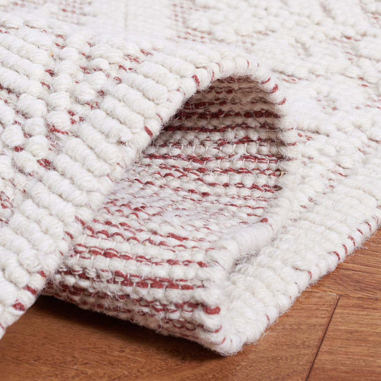 Safavieh Vermont Vrm306Q Ivory/Red Rug.
