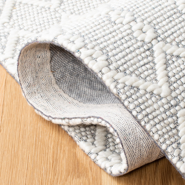 Safavieh Vermont Vrm308A Ivory Rug.