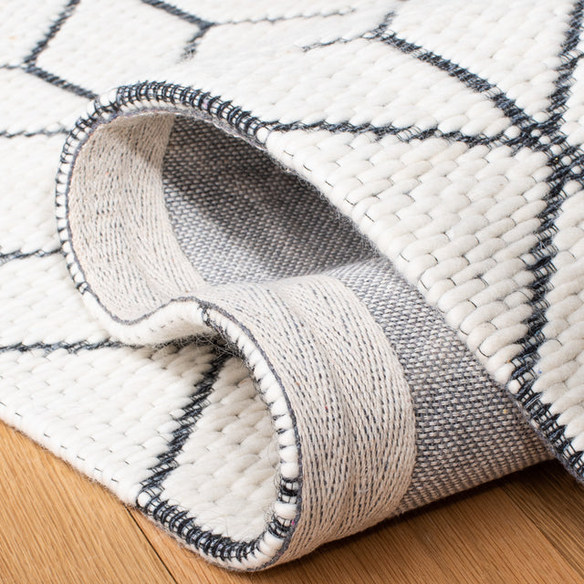 Safavieh Vermont Vrm309A Ivory Rug.