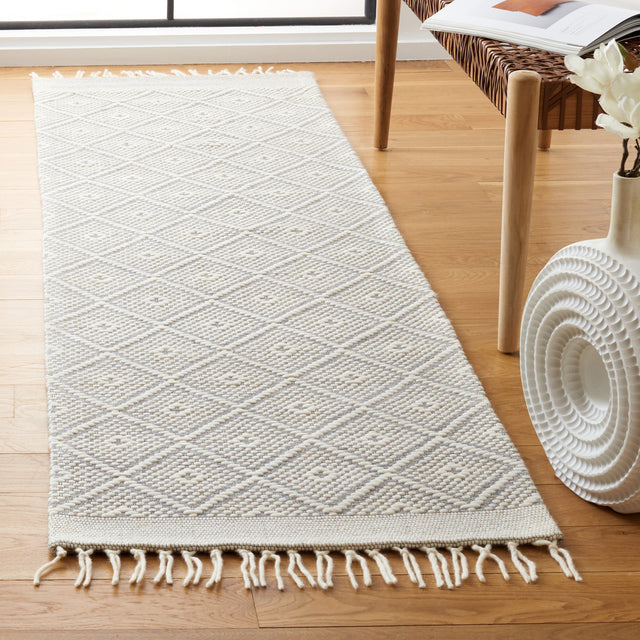 Safavieh Vermont Vrm311A Ivory Rug.