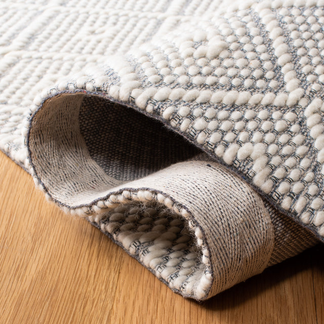 Safavieh Vermont Vrm311A Ivory Rug.