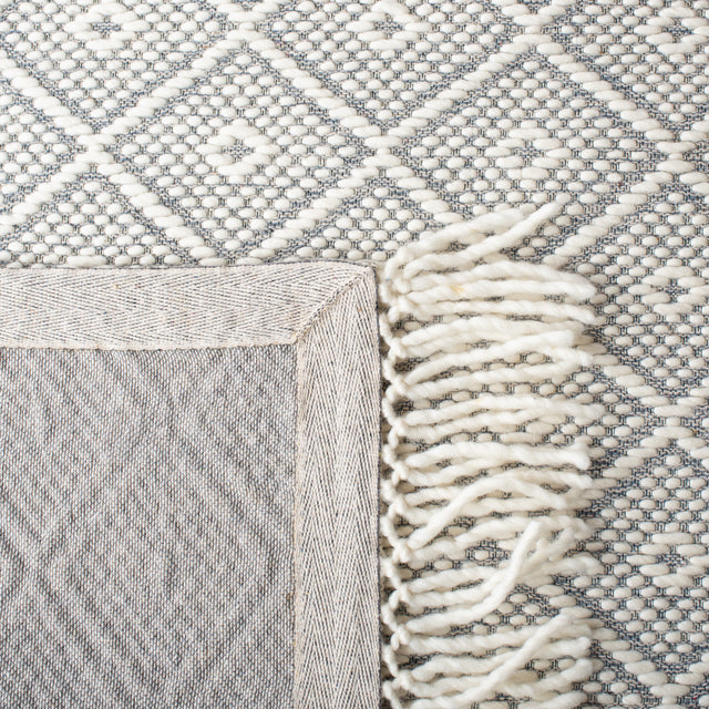 Safavieh Vermont Vrm311A Ivory Rug.