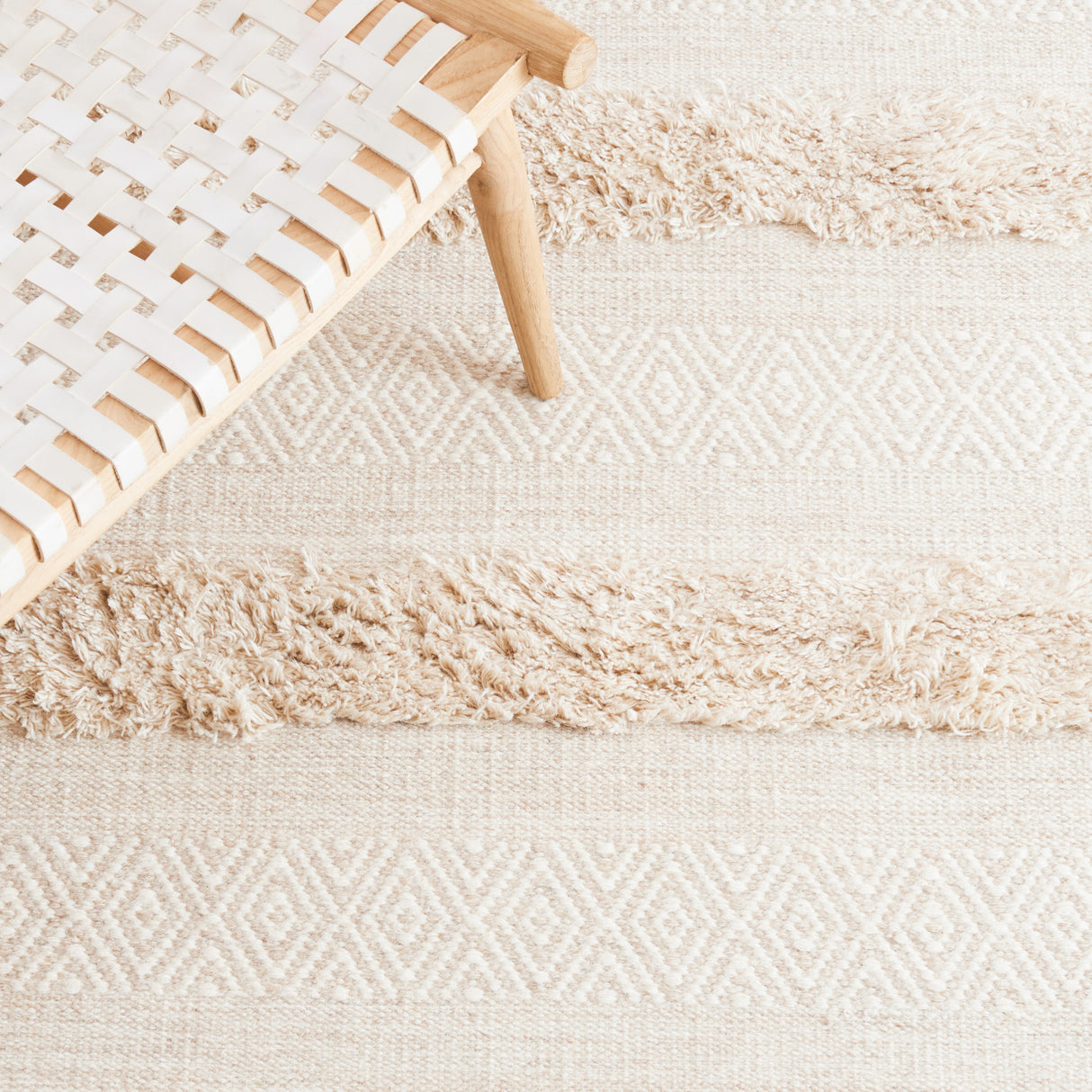 Safavieh Vermont Vrm903A Ivory/Beige Rug.