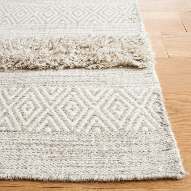 Safavieh Vermont Vrm903F Beige/Grey Rug.