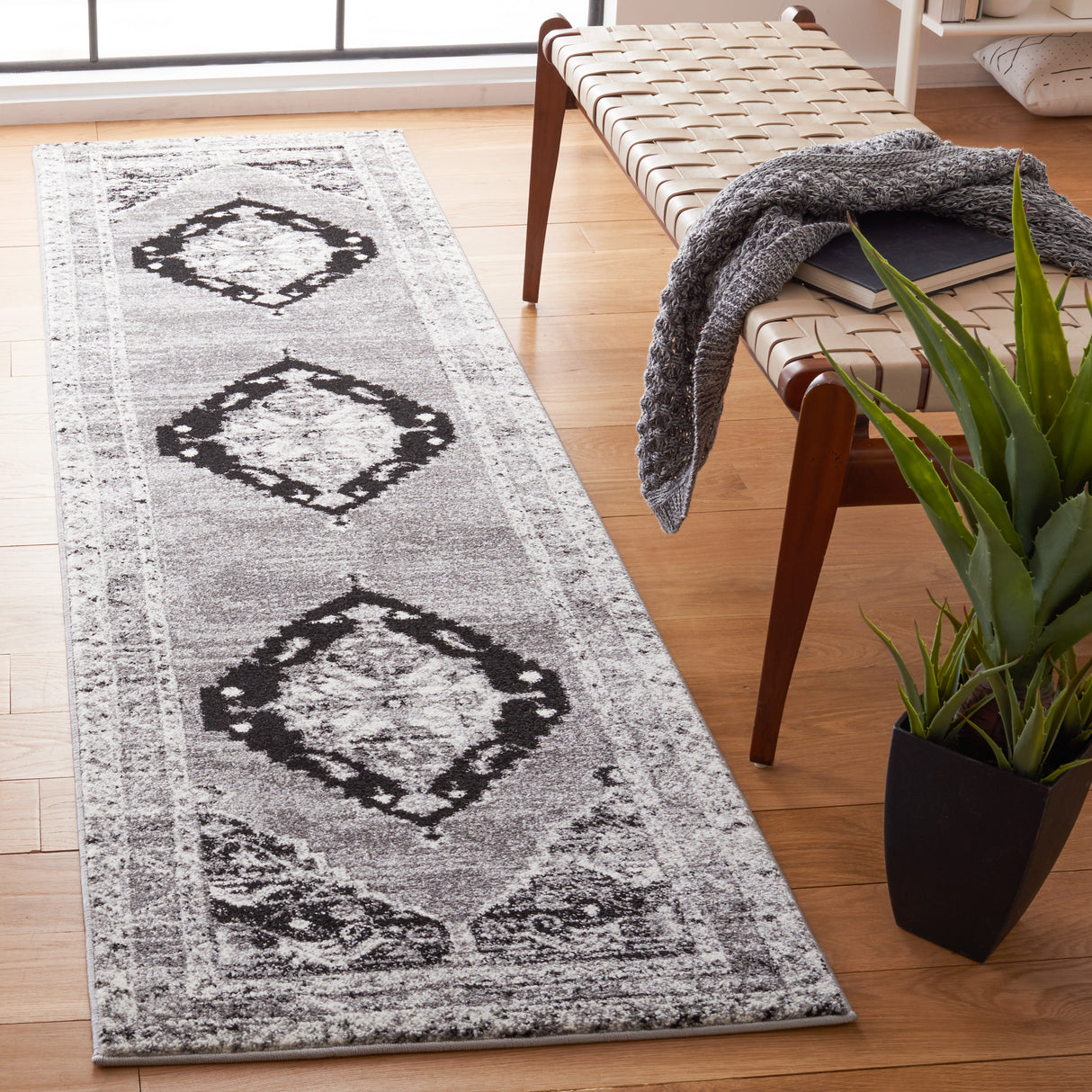 Safavieh Vintage Hamadan Vth228F Grey/Ivory Rugs.