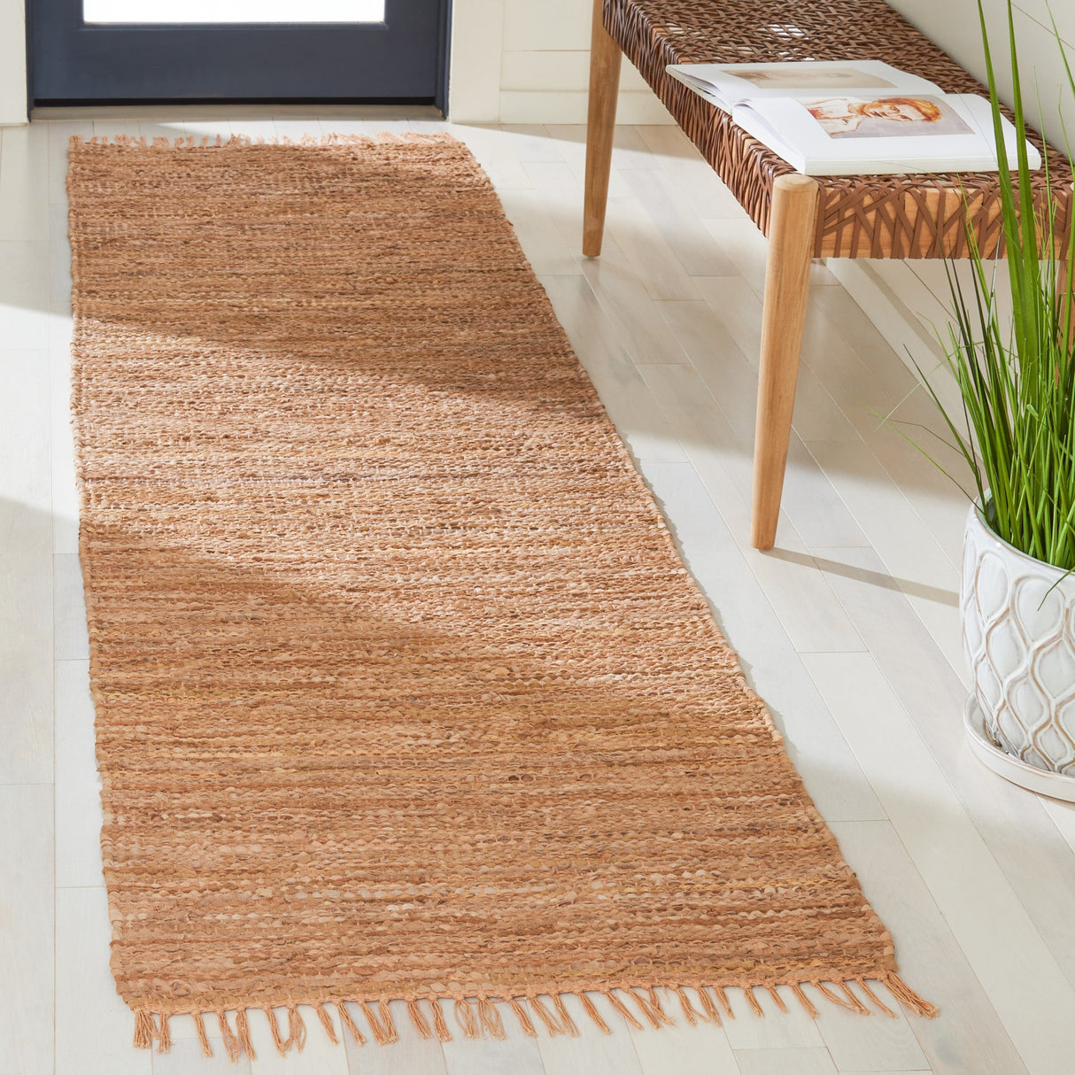 Safavieh Vintage Leather Vtl501D Light Gold Rugs.