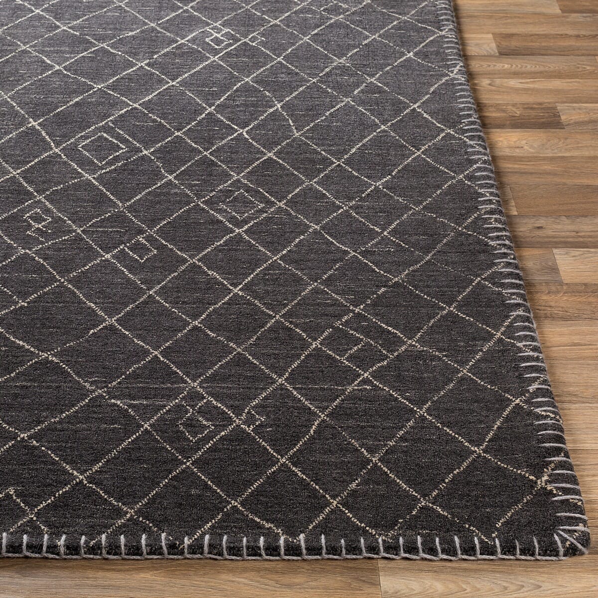 Surya Arlequin Arq-2301 Black, Cream Rugs.