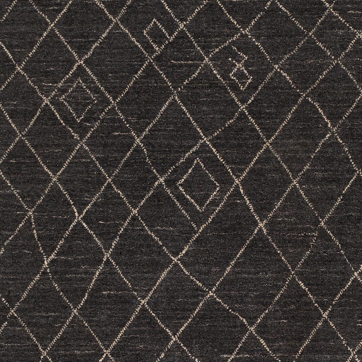 Surya Arlequin Arq-2301 Black, Cream Rugs.