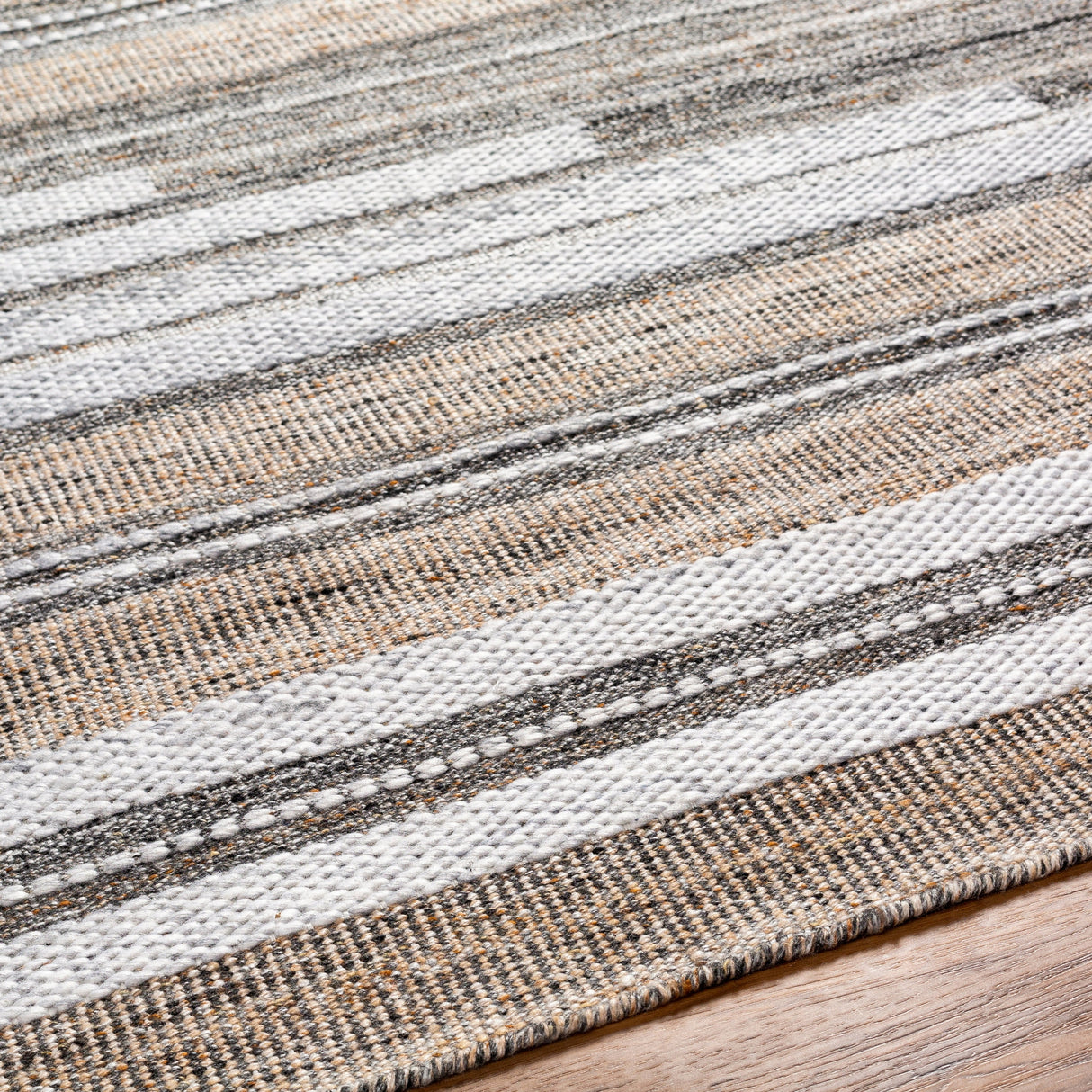 Surya Azalea Aza-2334 Tan & Ivory Rug.