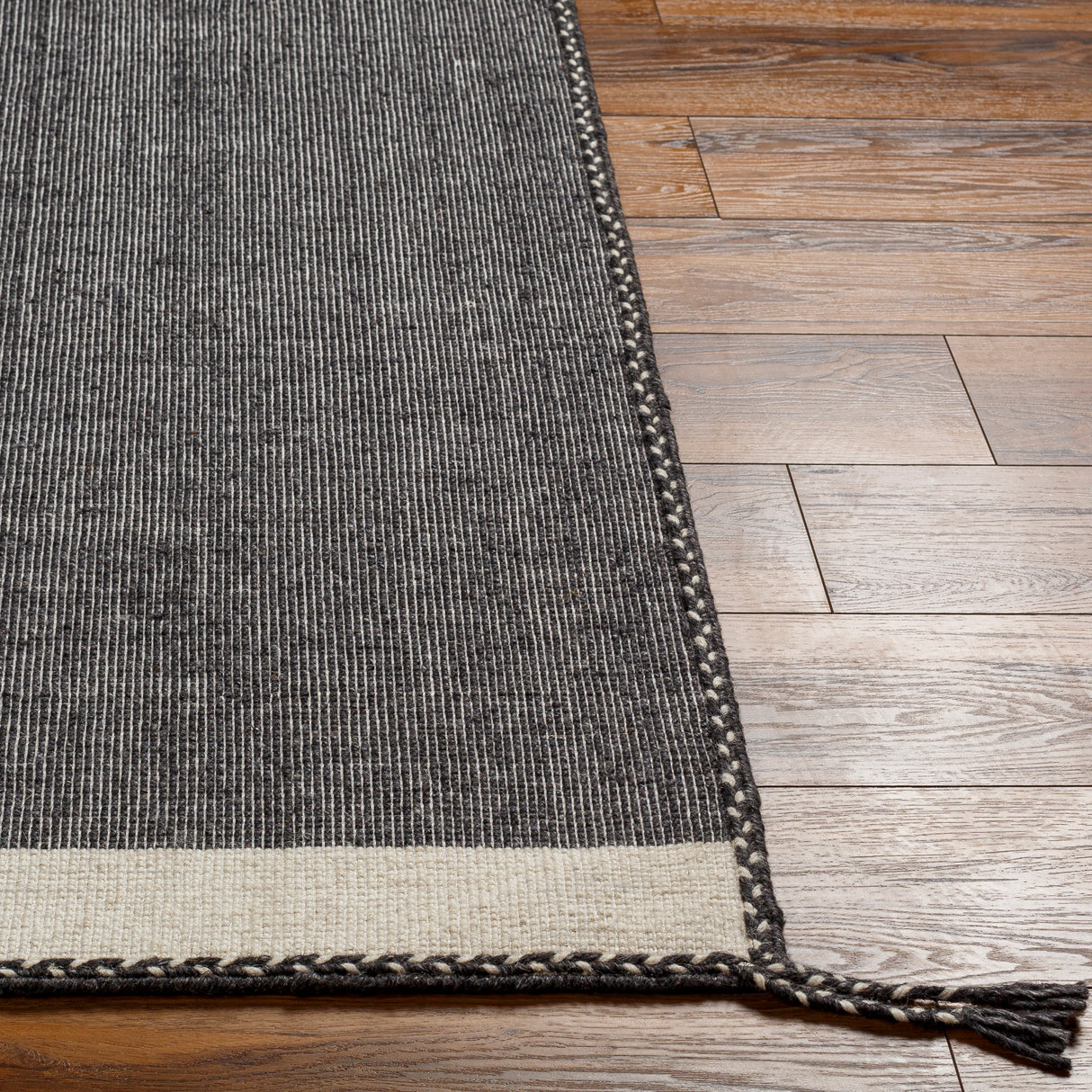 Surya Bushra Bus-2301 Black Rug.