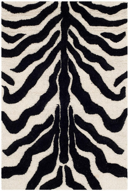 Safavieh Cambridge Cam709Q Ivory / Black Animal Prints /Images Area Rug