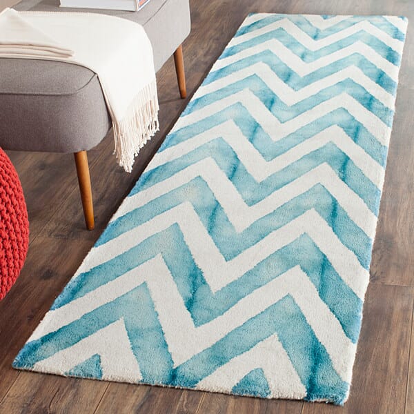 Safavieh Dip Dyed Ddy715H Ivory / Turquoise Chevron Area Rug