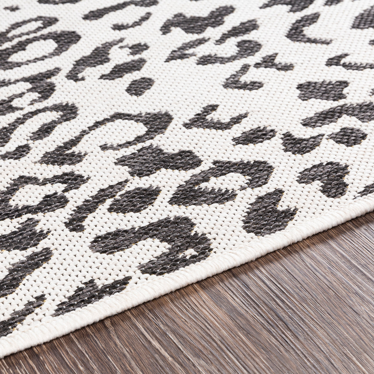 Surya Eagean Eag-2354 Black, White, Medium Gray Rugs.