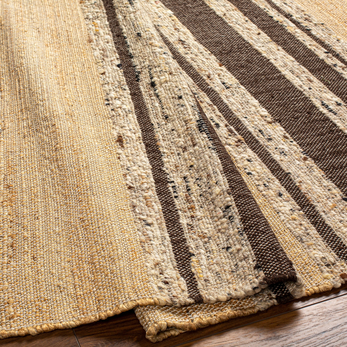 Surya Geneva Gnv-2306 Brown Rug.
