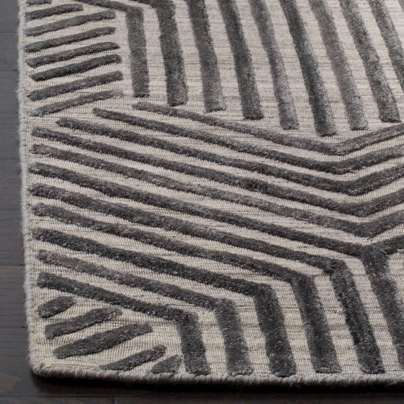 Safavieh Mirage Mir351A Light Grey / Charcoal Rugs.