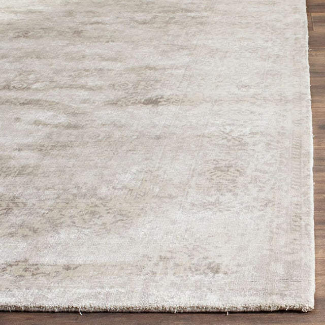 Safavieh Mirage Mir755A Ivory / Silver Rugs.