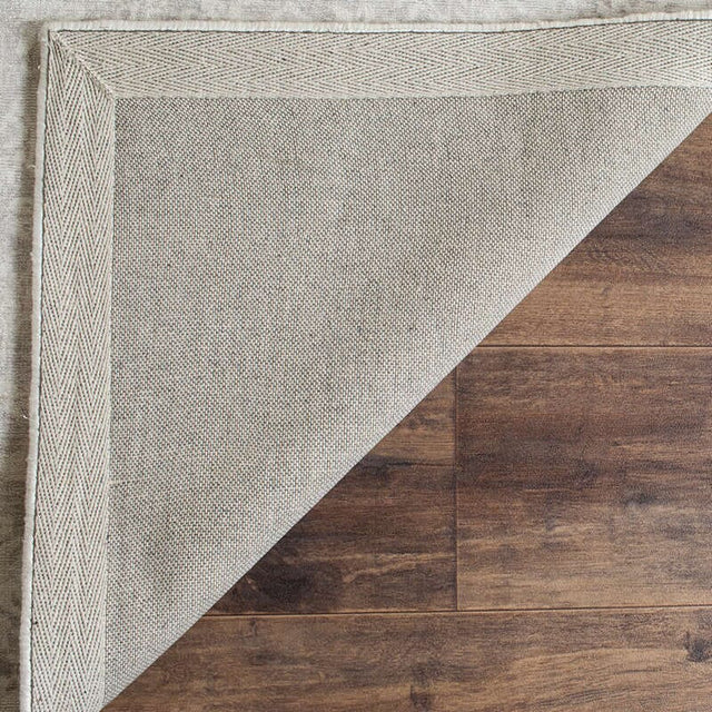 Safavieh Mirage Mir755A Ivory / Silver Rugs.