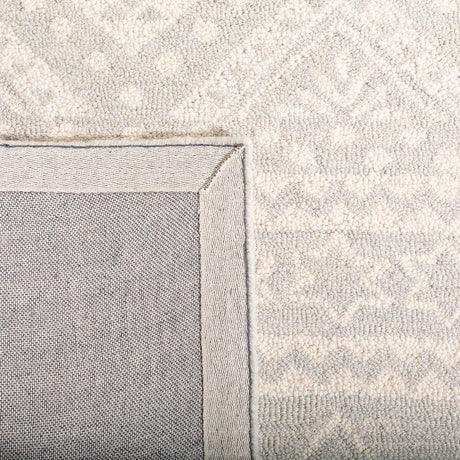 Safavieh Micro-Loop Mlp501G Grey / Ivory Rugs.