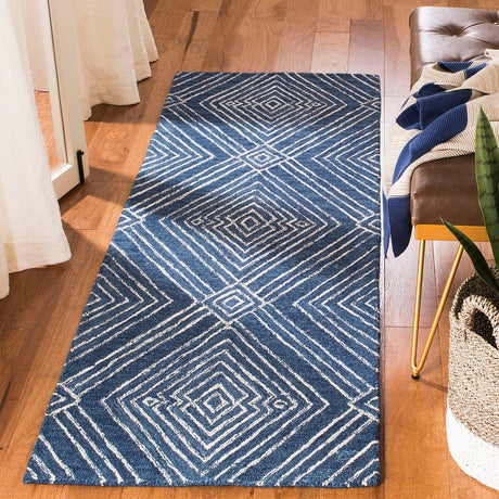 Safavieh Micro-Loop Mlp608N Navy / Ivory Rugs.
