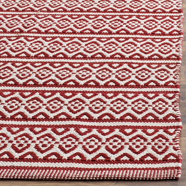 Safavieh Montauk Mtk341C Ivory / Red Rugs.