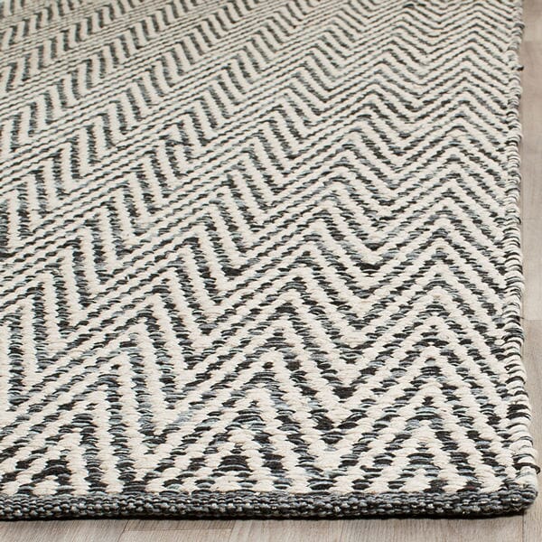 Safavieh Montauk Mtk411A Ivory / Dark Grey Rugs.