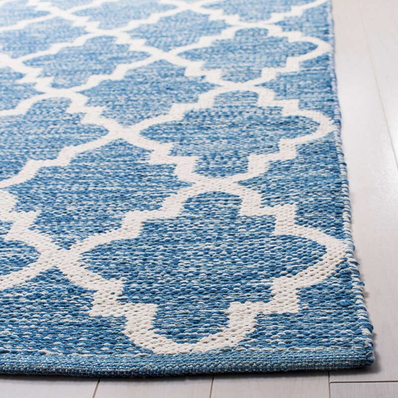 Safavieh Montauk Mtk611B Blue / Ivory Rugs.