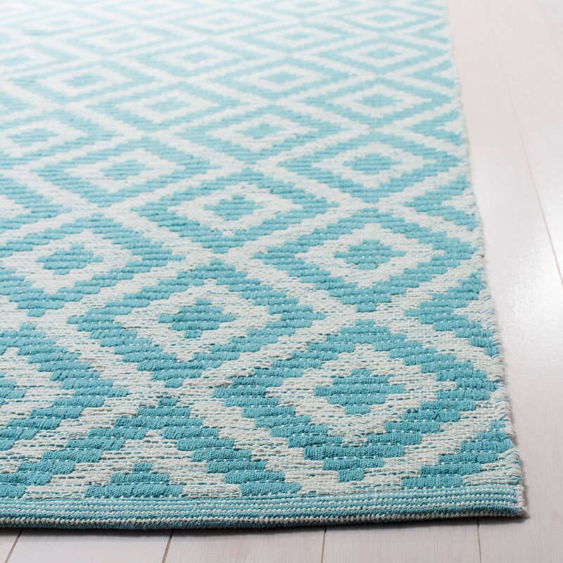 Safavieh Montauk Mtk613L Light Blue / Ivory Rugs.