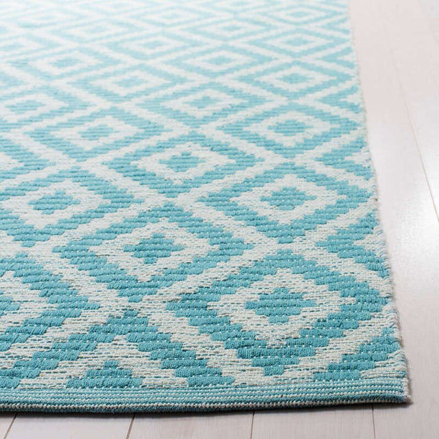 Safavieh Montauk Mtk613L Light Blue / Ivory Rugs.