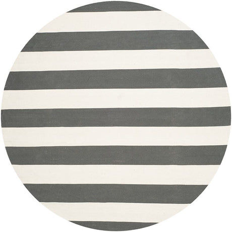 Safavieh Montauk Mtk712G Grey / Ivory Rugs.