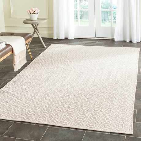 Safavieh Montauk Mtk716G Ivory / Beige Rugs.