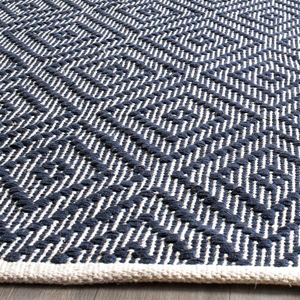 Safavieh Montauk Mtk811C Navy / Ivory Rugs.