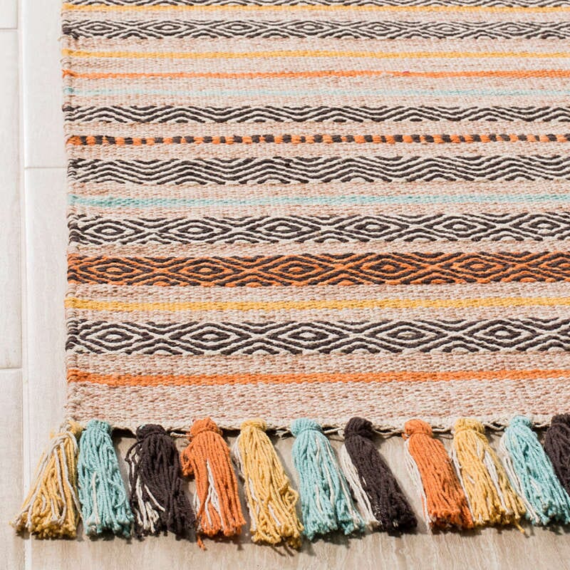 Safavieh Montauk Mtk901A Beige / Multi Rugs.