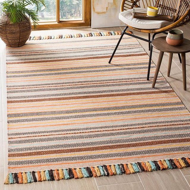 Safavieh Montauk Mtk901A Beige / Multi Rugs.