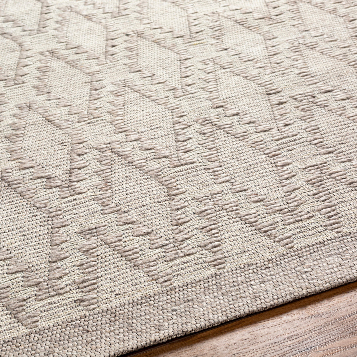 Surya Napoli Npo-2313 Brown Rug.