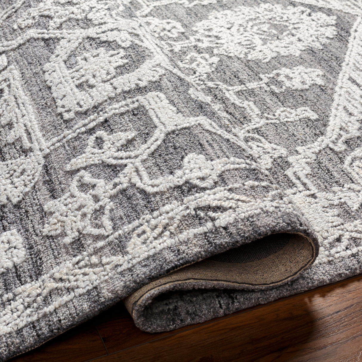Surya Piazza Pzz-2303 Grey Rug.