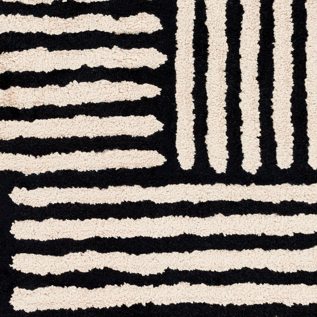 Surya Quartz Qtz-5037 Black, Ivory Rugs.
