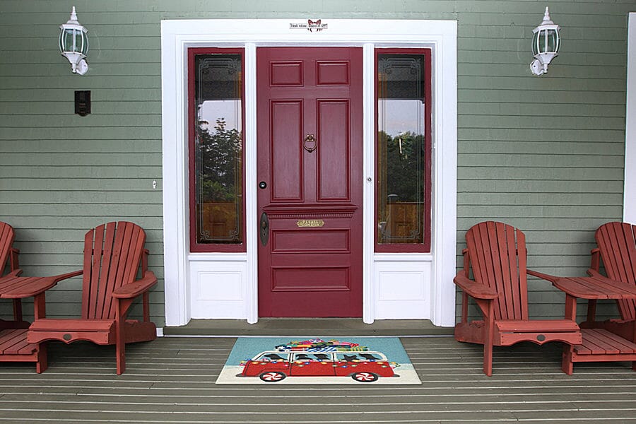 Liora Manne Frontporch Happy Howlidays 2427/24 Red, Black, Blue, Gold, Green, Pink Christmas Area Rug