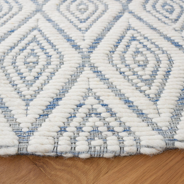 Safavieh Marbella Mrb308M Blue/Ivory Rug.
