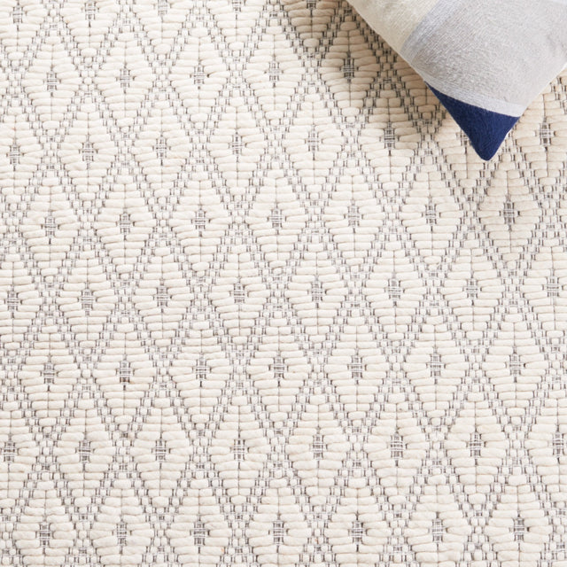 Safavieh Marbella Mrb752A Ivory/Black Rug.