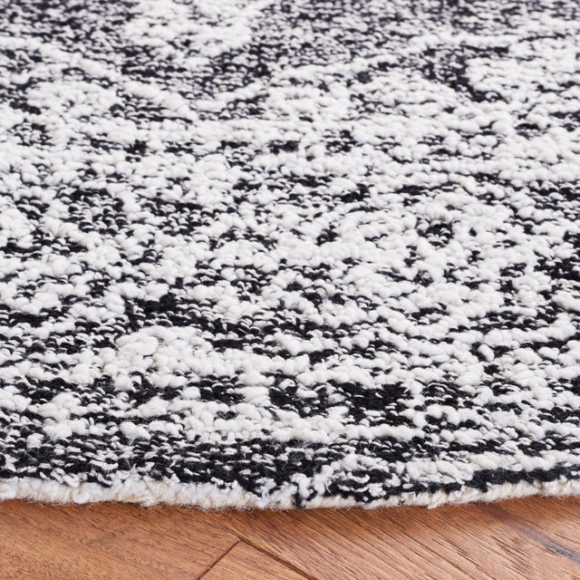Safavieh Metro Met159Z Ivory/Black Rug.