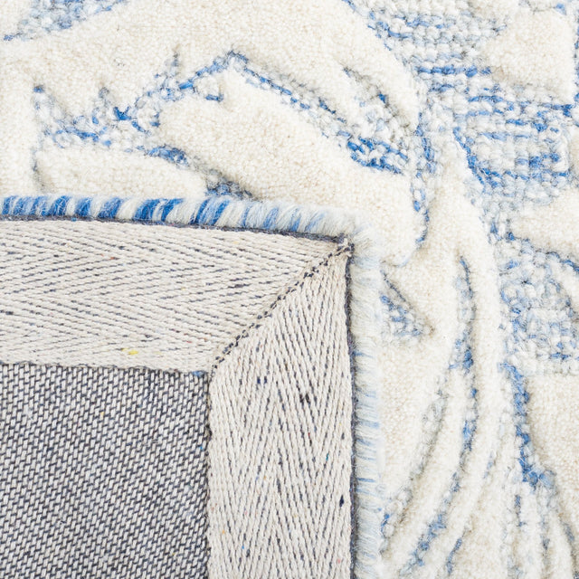 Safavieh Metro Met850M Blue/Ivory Rug.