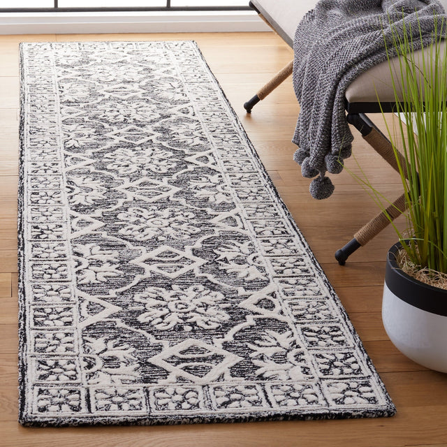 Safavieh Metro Met851Z Black/Ivory Rug.